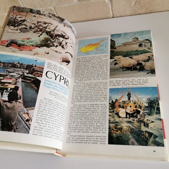 1975 Year Book Encyclopedia Vintage Birthday Gift Annual Recap Grolier Gen X Xen - Picture 7 of 10